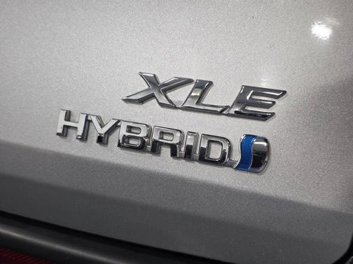 Celestial Silver Metallic 2023 Toyota Sienna XLE