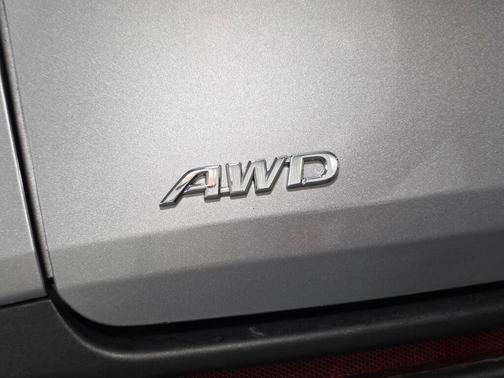 Celestial Silver Metallic 2023 Toyota Sienna XLE