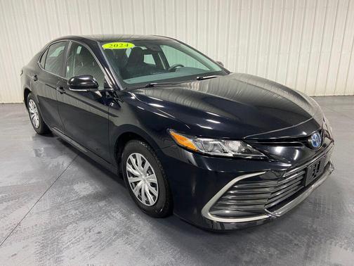 2024 Toyota Camry Hybrid LE