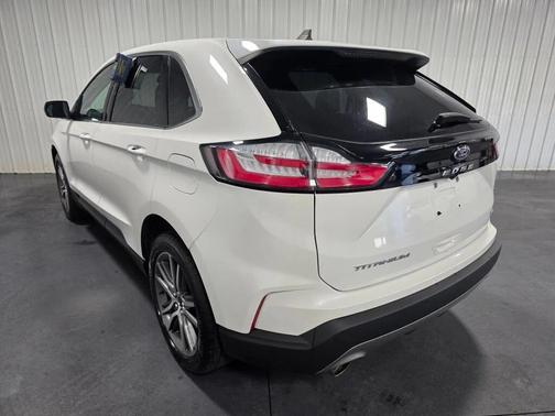 Star White Metallic Tri-Coat 2022 Ford Edge Titanium