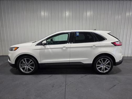 Star White Metallic Tri-Coat 2022 Ford Edge Titanium