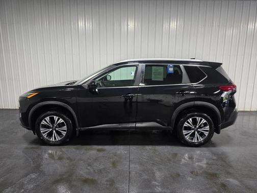 Super Black 2022 Nissan Rogue SV