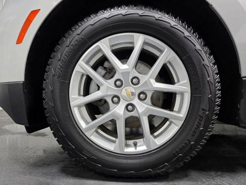 Silver Ice Metallic 2022 Chevrolet Equinox 1LT