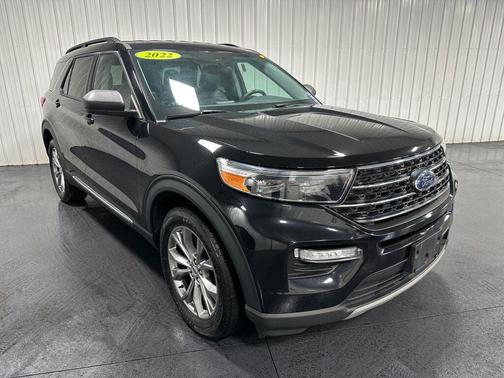 Black 2022 Ford Explorer XLT