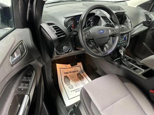 Agate Black Metallic 2019 Ford Escape SE