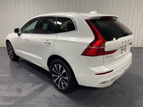 2023 Volvo XC60 B5 Plus Bright Theme