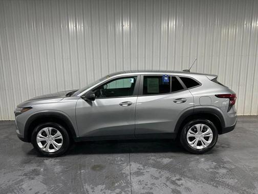 Sterling Gray Metallic 2024 Chevrolet Trax LS