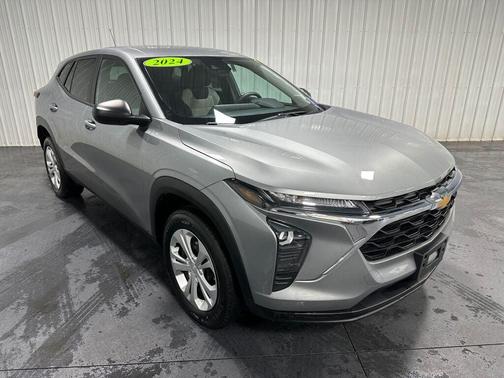 Sterling Gray Metallic 2024 Chevrolet Trax LS