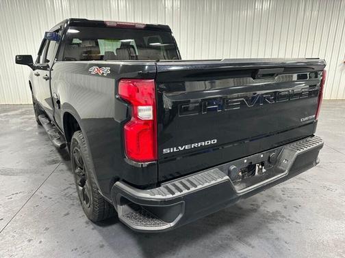 Black 2019 Chevrolet Silverado 1500 Custom