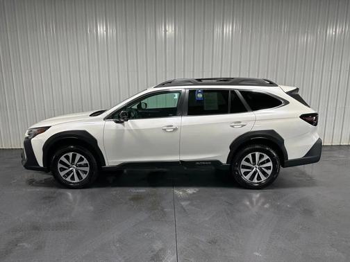 White 2023 Subaru Outback Premium