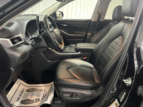2023 Toyota Highlander Hybrid XLE