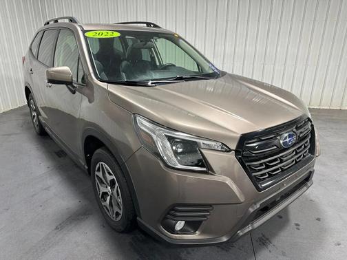 Brilliant Bronze Metallic 2022 Subaru Forester Premium