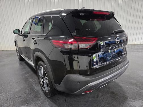 Super Black 2023 Nissan Rogue SL