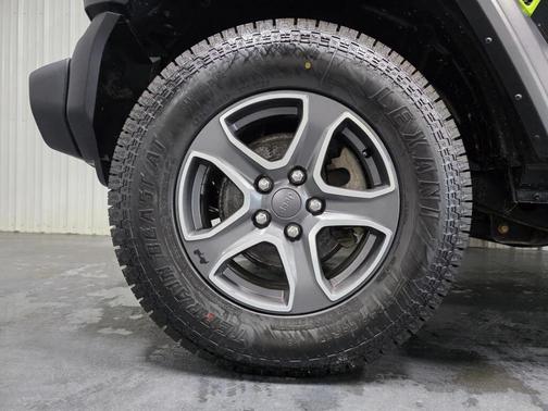 Black Clearcoat 2022 Jeep Wrangler Sport S