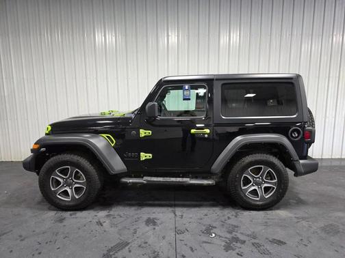 Black Clearcoat 2022 Jeep Wrangler Sport S