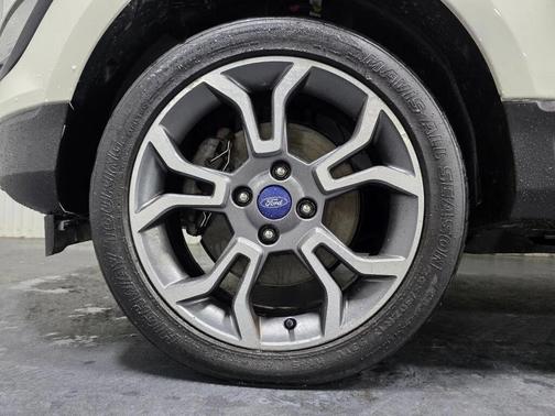 Diamond White 2019 Ford EcoSport SES