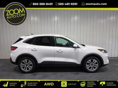 White 2022 Ford Escape SEL