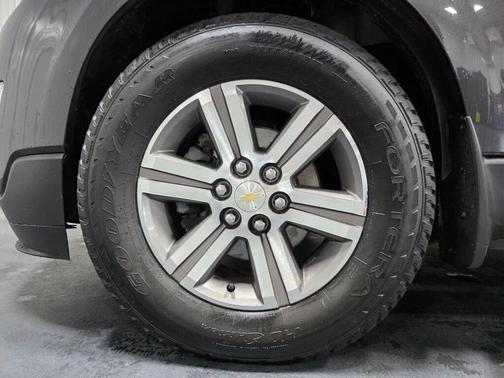 Tungsten Metallic 2017 Chevrolet Traverse 2LT