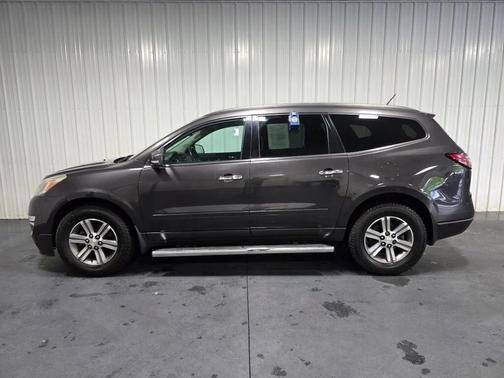 Tungsten Metallic 2017 Chevrolet Traverse 2LT