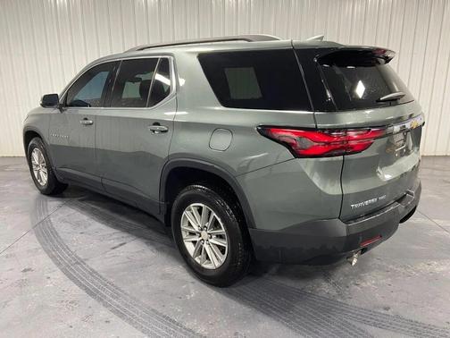 Silver Sage Metallic 2022 Chevrolet Traverse LT Cloth