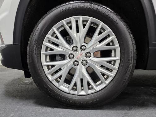 White 2024 GMC Acadia FWD Elevation