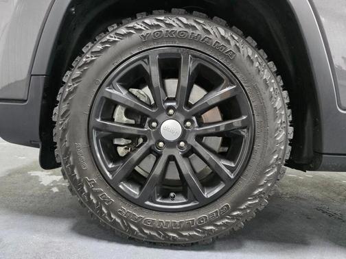Gray 2021 Jeep Cherokee Latitude Lux