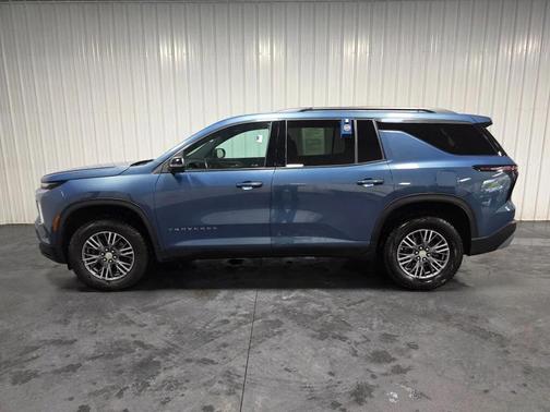 Lakeshore Blue Metallic 2024 Chevrolet Traverse LT