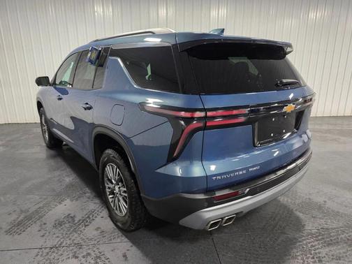 Lakeshore Blue Metallic 2024 Chevrolet Traverse LT