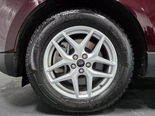 Burgundy Velvet Metallic Tinted Clearcoat 2023 Ford Edge SEL