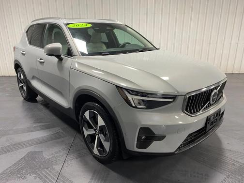 Blue 2024 Volvo XC40 B5 Plus Bright Theme