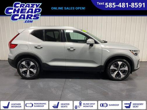 2024 Volvo XC40 B5 Plus Bright Theme