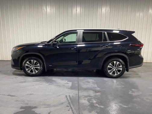 2024 Toyota Highlander Hybrid XLE