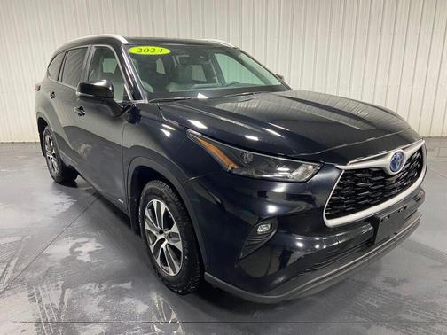 2024 Toyota Highlander Hybrid XLE
