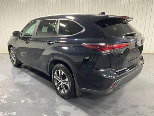 2024 Toyota Highlander Hybrid XLE