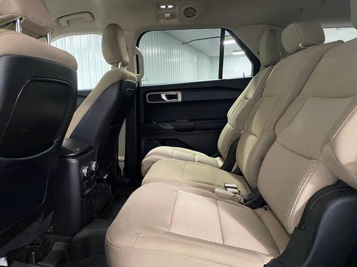 2020 Ford Explorer Base
