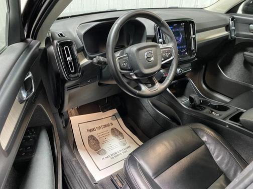 2023 Volvo XC40 B5 Core