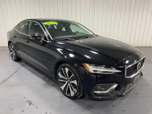 2023 Volvo S60 B5 Ultimate Bright Theme