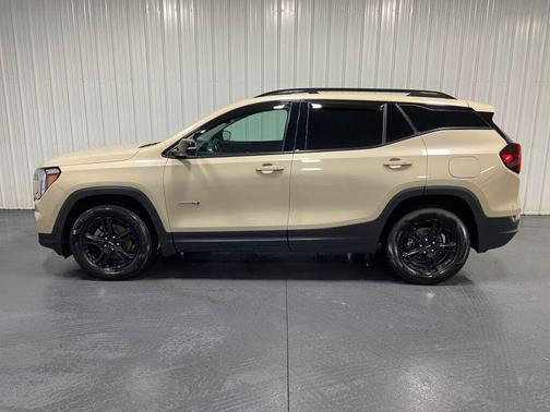2022 GMC Terrain AWD AT4