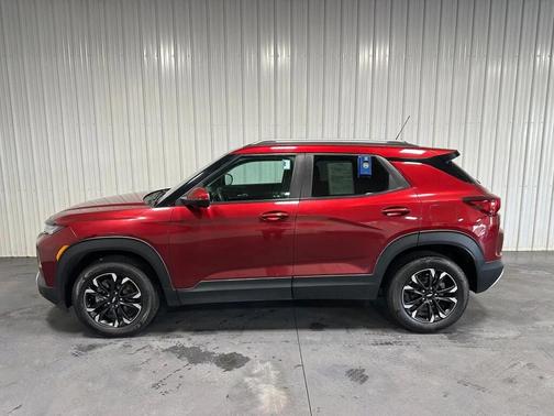 Crimson Metallic 2022 Chevrolet Trailblazer LT