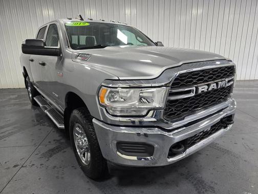 Billet Silver Metallic Clearcoat 2019 RAM 2500 Tradesman Crew Cab 4x4 6'4' Box