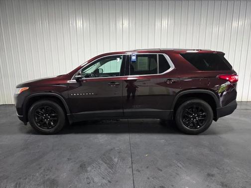 Black Cherry Metallic 2021 Chevrolet Traverse LT Cloth