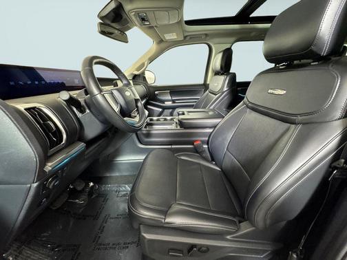 Oxford White 2025 Ford Expedition Max Platinum
