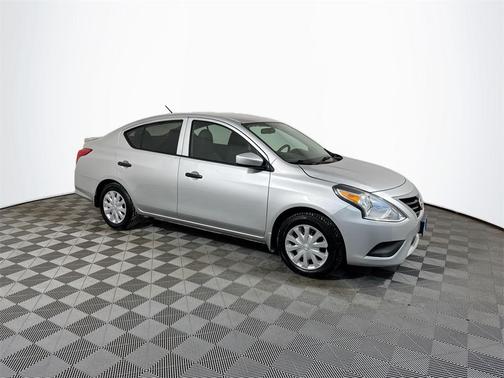 2016 Nissan Versa 1.6 S+
