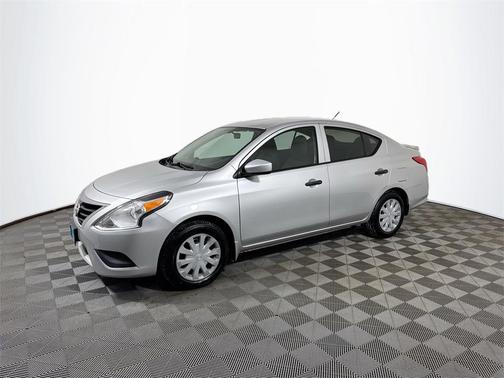 2016 Nissan Versa 1.6 S+