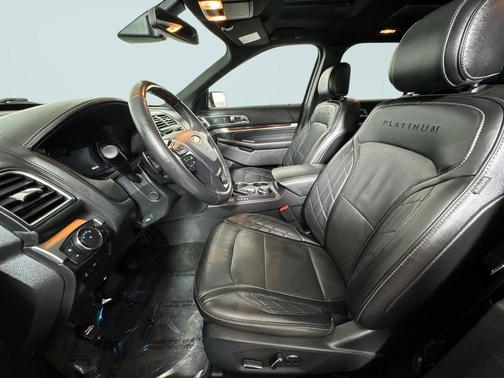Gray 2017 Ford Explorer Platinum