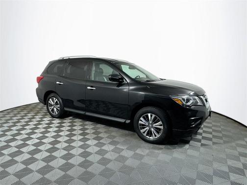 2019 Nissan Pathfinder SL