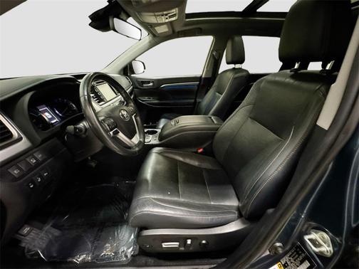 2019 Toyota Highlander Hybrid Platinum