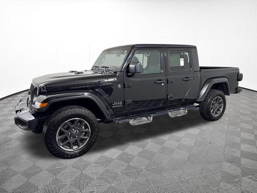 Black Clearcoat 2021 Jeep Gladiator Sport