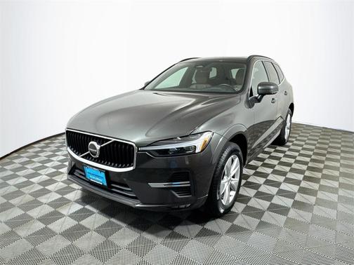 2022 Volvo XC60 B5 Momentum