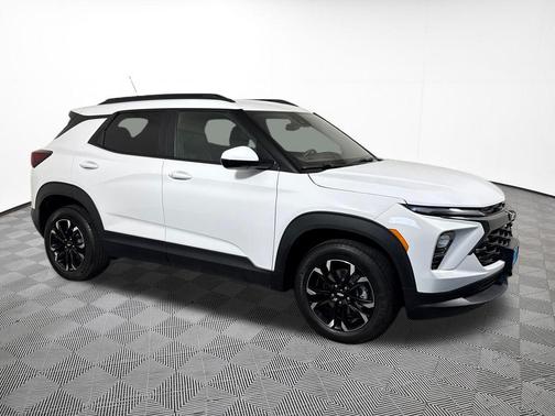 Summit White 2024 Chevrolet Trailblazer ACTIV